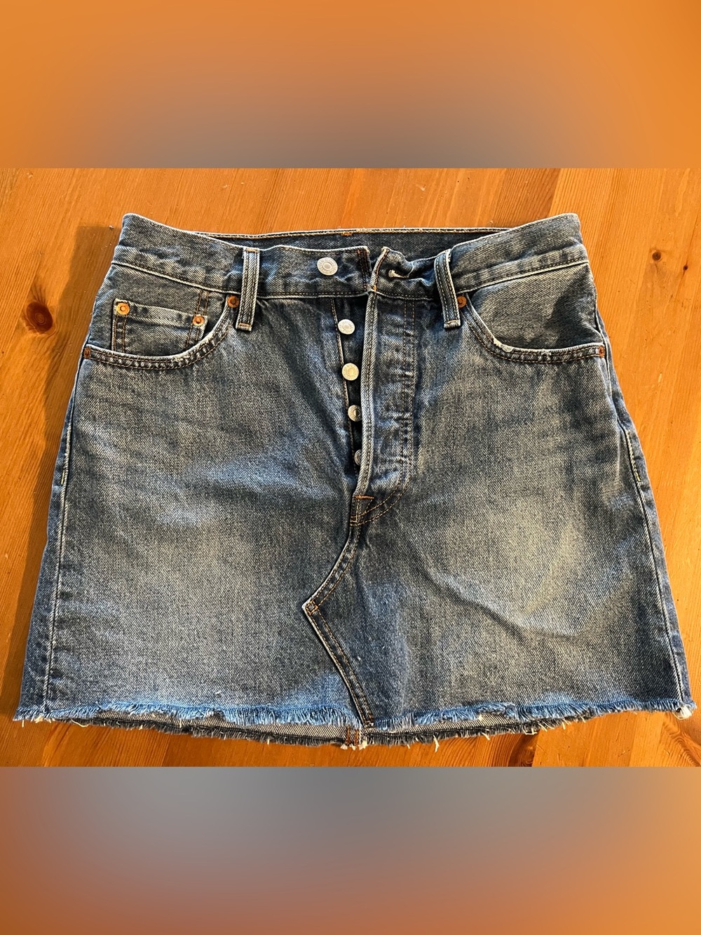 Women’s Levi’s Blue button- up Straight Denim frayed mini Skirt